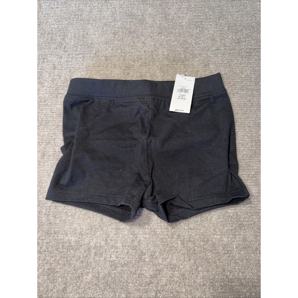 NWT Baby Gap Black Short Size 5 Years